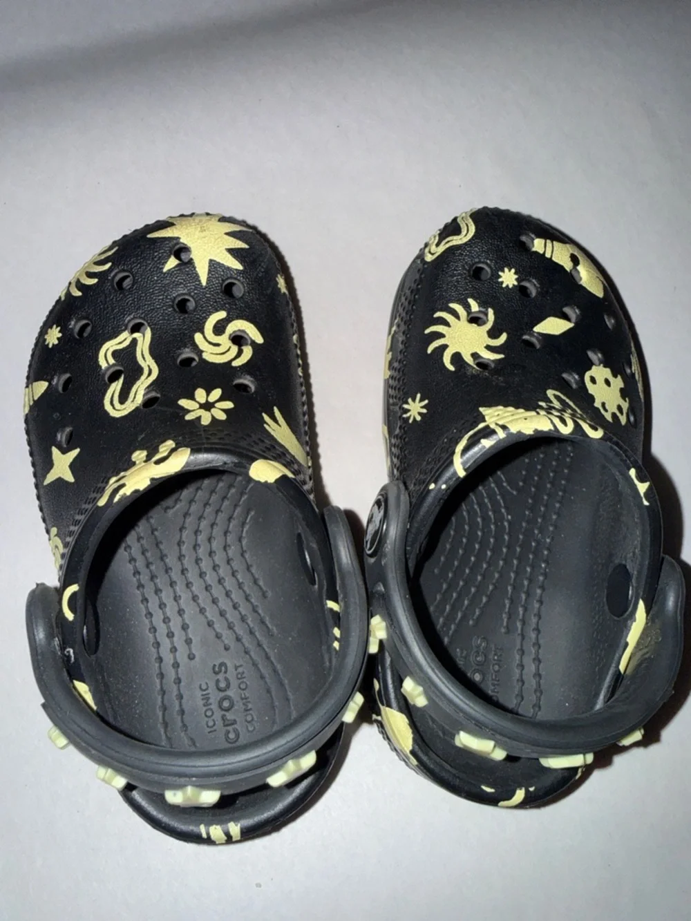 Crocs glow space clogs toddler size 6